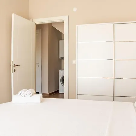 Apartamento Superb Flat Near Sea With Shared Pool In