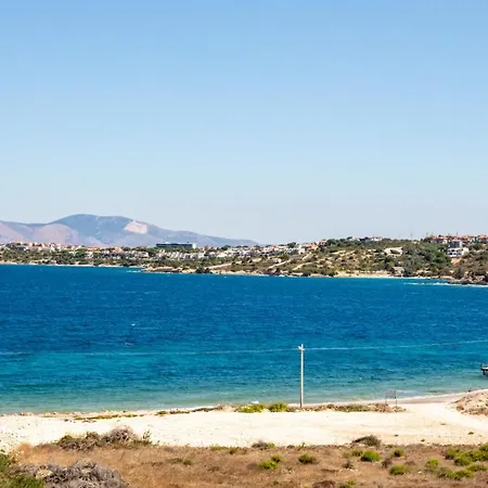 Superb Flat Near Sea With Shared Pool In
