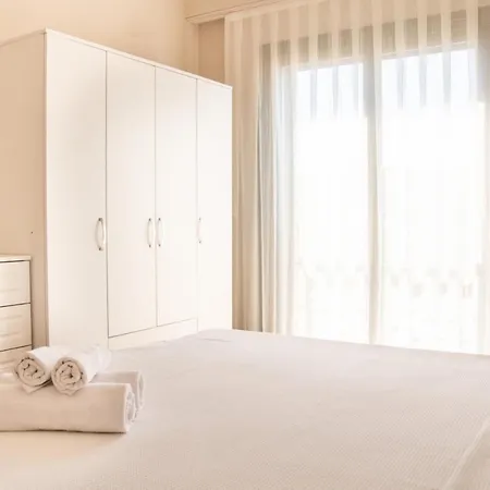 Superb Flat Near Sea With Shared Pool In * Cesme